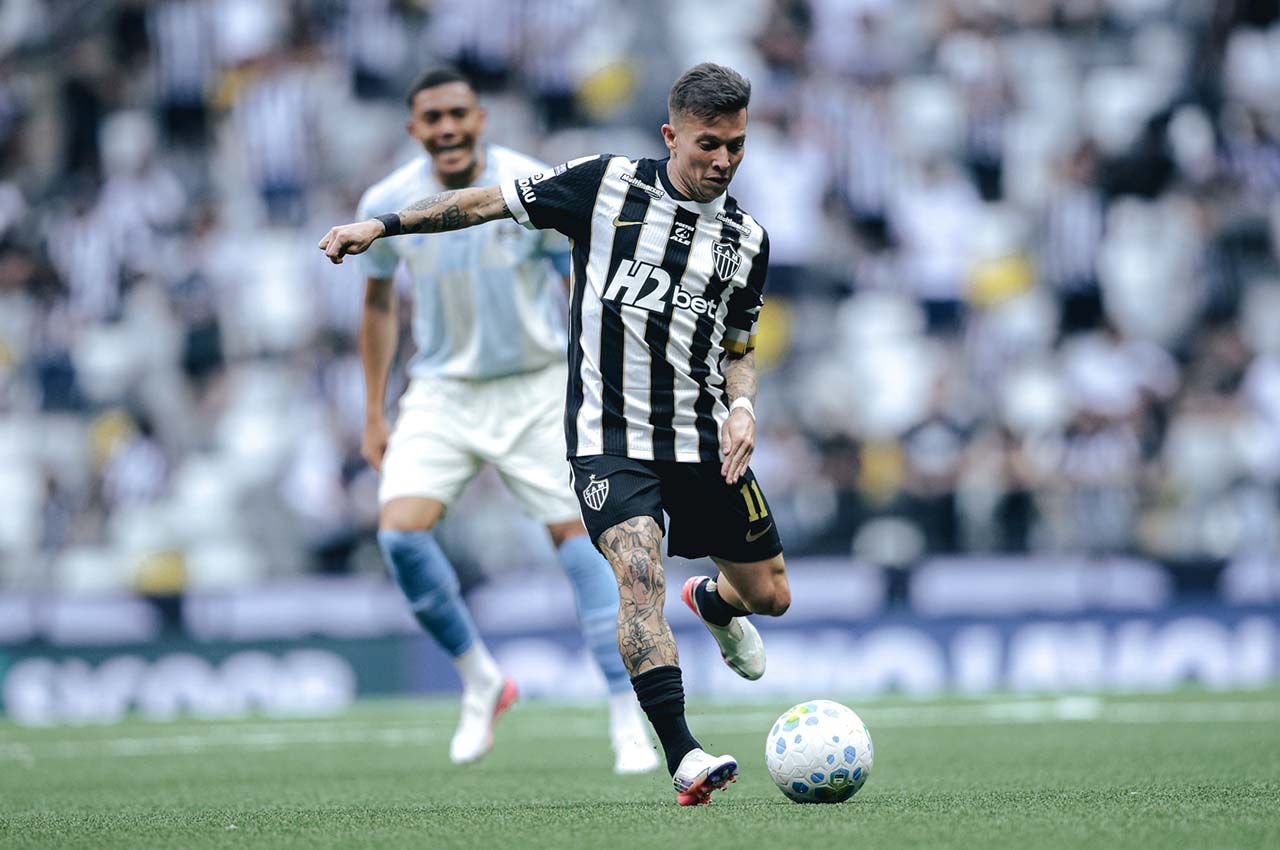 Atlético-MG atropela o Grêmio e sobe na tabela