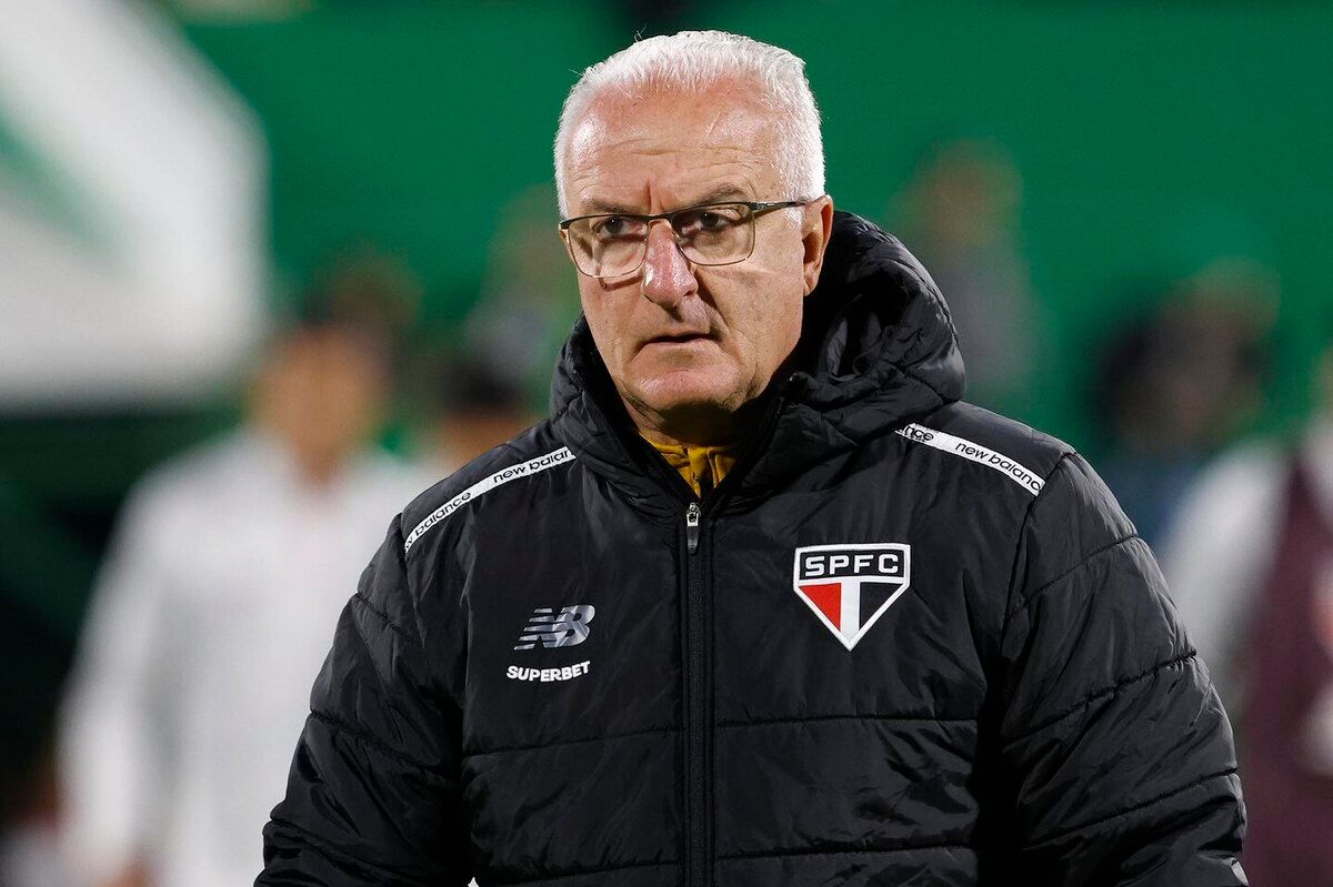 Dorival detona atuação do São Paulo: "Inadmissível"