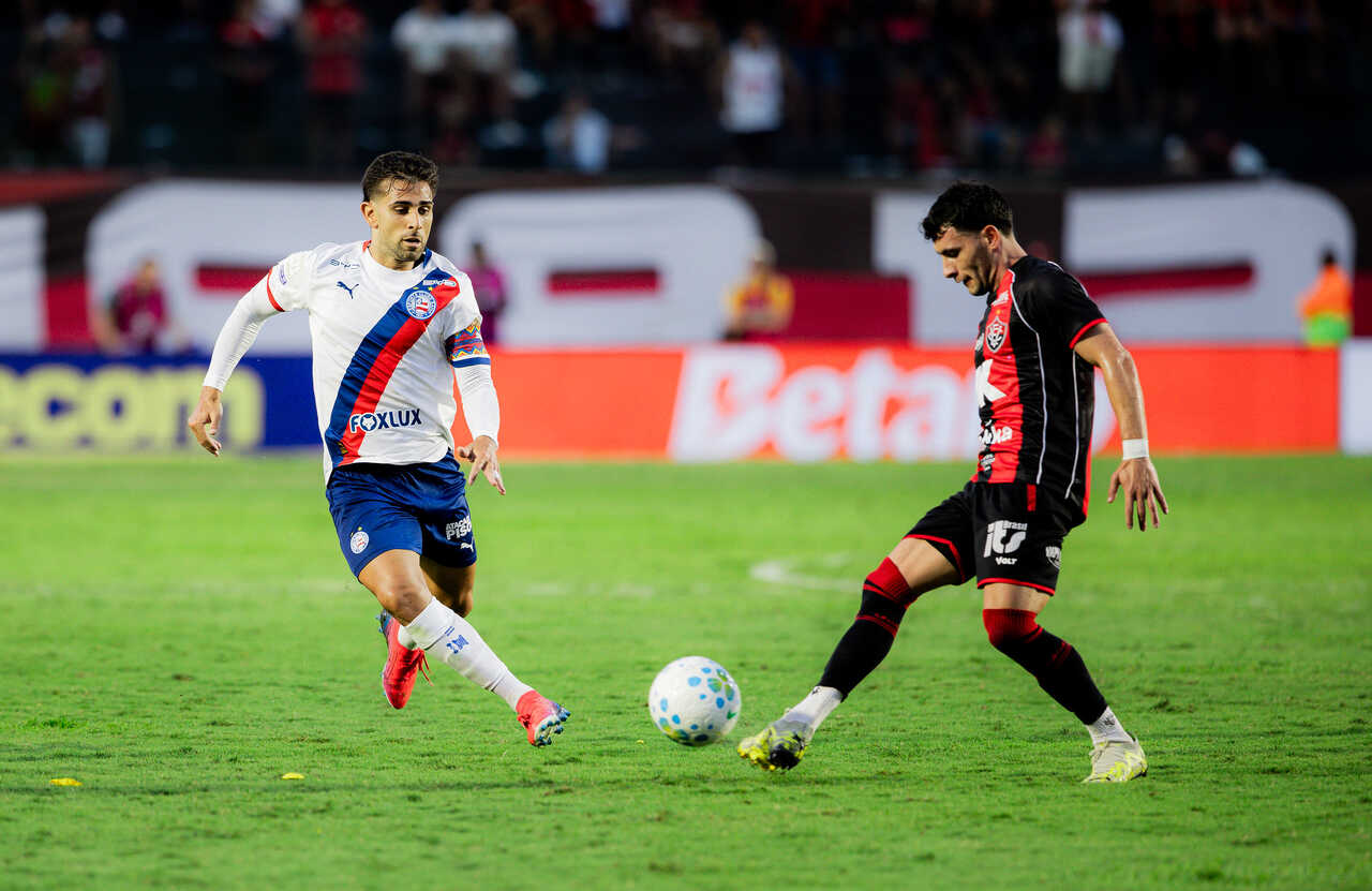 Bahia se impõe e vence o Vitória em pleno Barradão Bahia se impõe e vence o Vitória em pleno Barradão