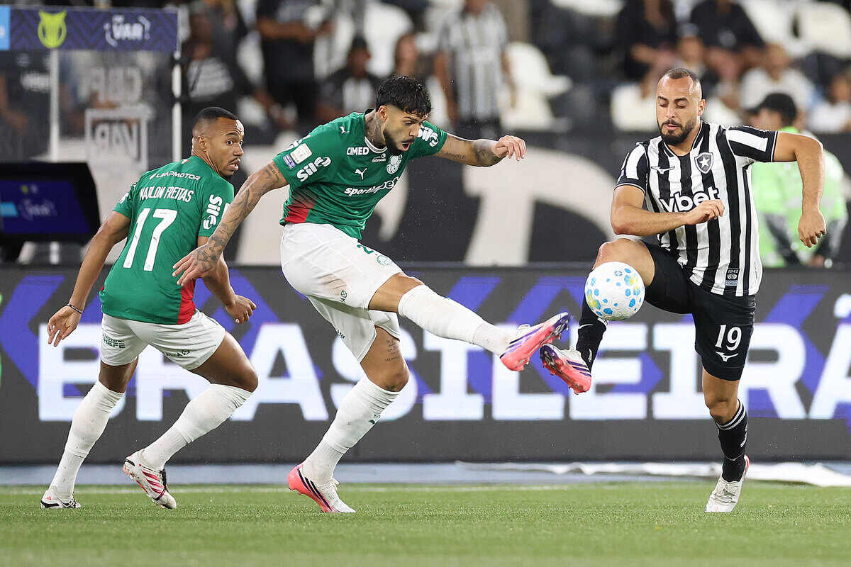Palmeiras empata sem gols com Botafogo e perde liderança