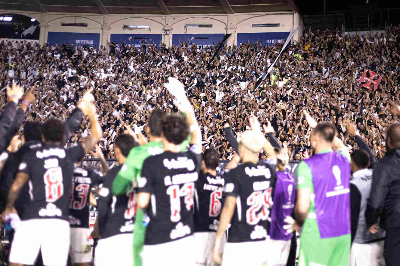 Vasco busca revanche em clássico para disparar do Z4 Vasco busca revanche em clássico para disparar do Z4