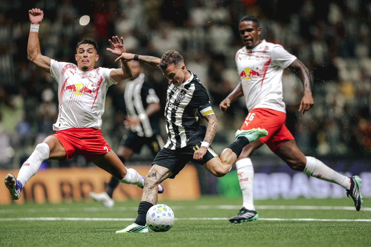 Atlético vence o Bragantino na Arena MRV Atlético vence o Bragantino na Arena MRV