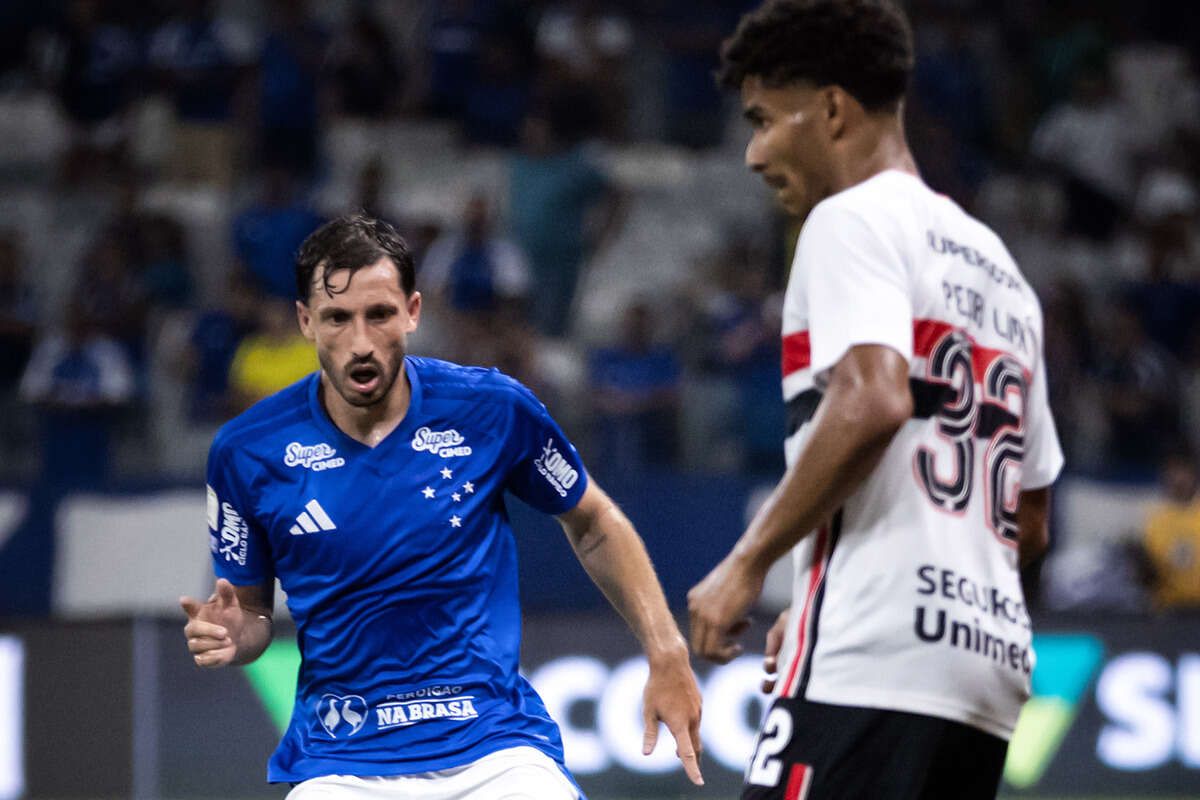 Viña estreia pelo Cruzeiro e evita falar sobre o futuro Viña estreia pelo Cruzeiro e evita falar sobre o futuro