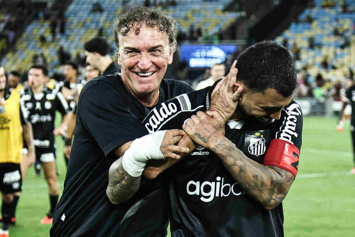 Santos bate meta de Cuca e sonha com a vaga na Libertadores Santos bate meta de Cuca e sonha com a vaga na Libertadores