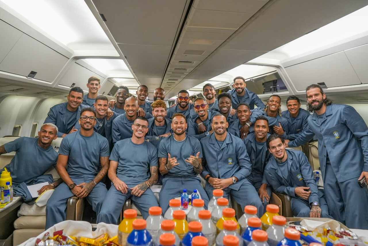 Seleção Brasileira desembarca nos EUA para a Copa Seleção Brasileira desembarca nos EUA para a Copa