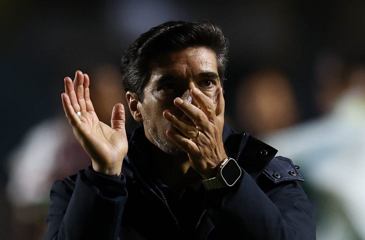 Abel dispara após críticas ao time: "Deve ser muito chato não ser torcedor do Palmeiras"