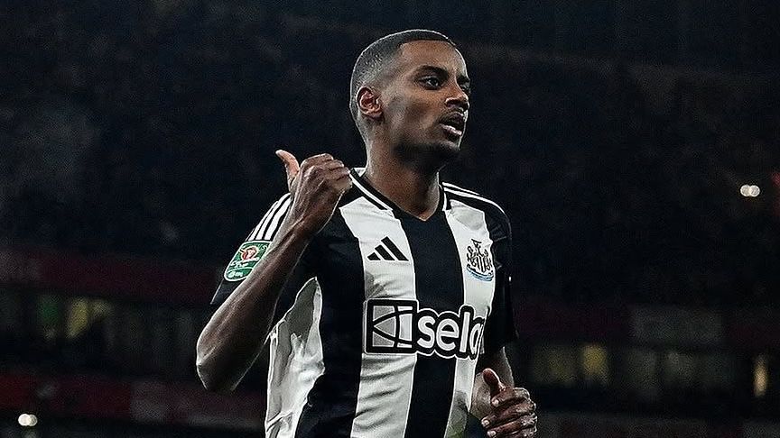 Liverpool prepara proposta de quase R$ 900 milhões por atacante do Newcastle