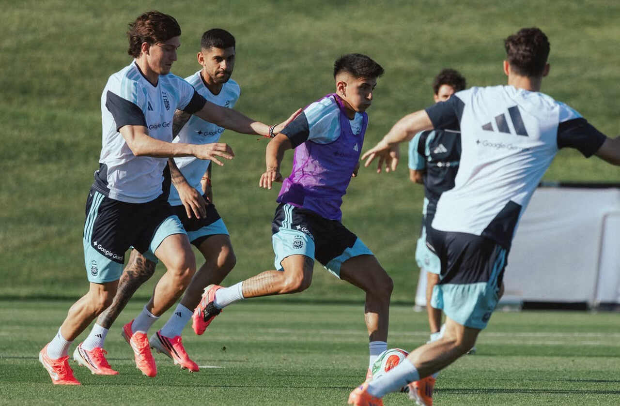 Almada se recupera de lesão e reforça Argentina em treino 