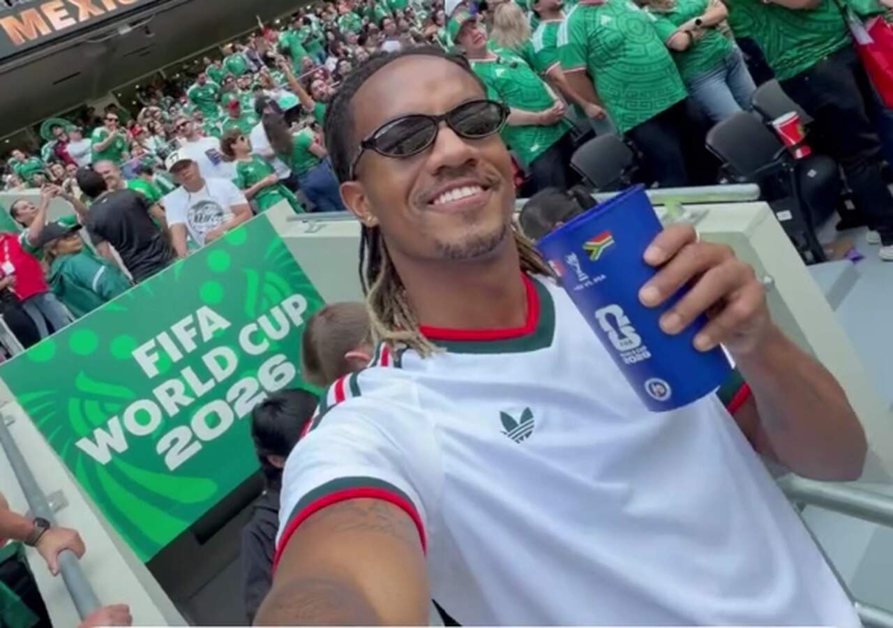 Carrillo acompanha abertura da Copa no México, mas evita camisa verde