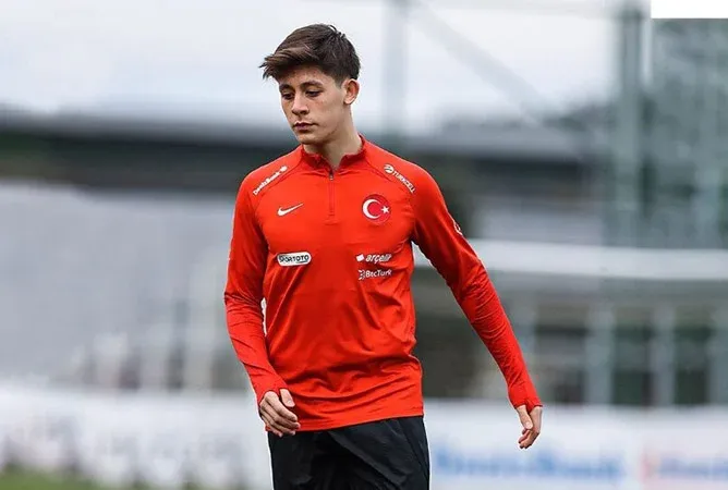 Imagem da noticia Feras da Copa: Arda Guler, o jovem craque da Turquia