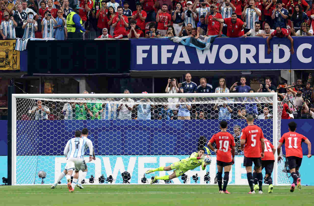 Messi é o primeiro jogador a perder 2 pênaltis na mesma Copa