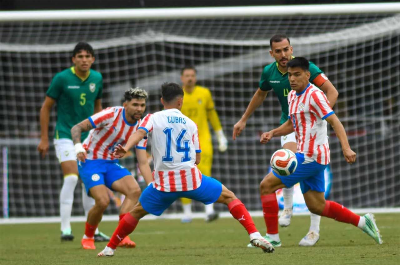 Dupla do Palmeiras é titular em vitória do Paraguai 