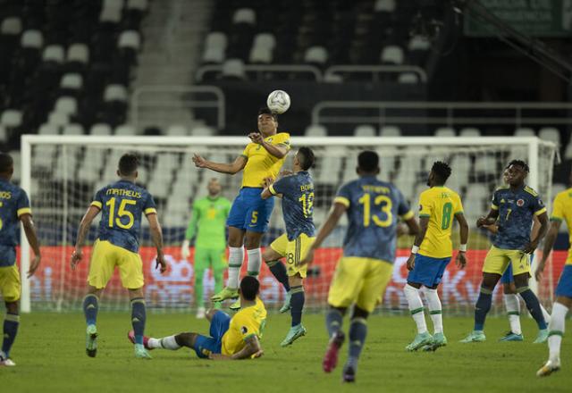 Brasil em jogo contra a Colômbia