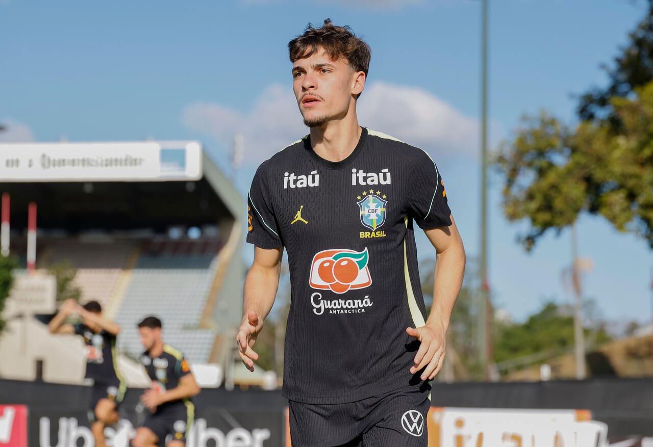 Bidon vive estreia na seleção após ascensão no Corinthians