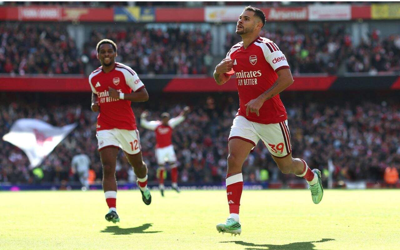 Bruno Guimarães garante virada do Arsenal sobre o Leeds Bruno Guimarães garante virada do Arsenal sobre o Leeds