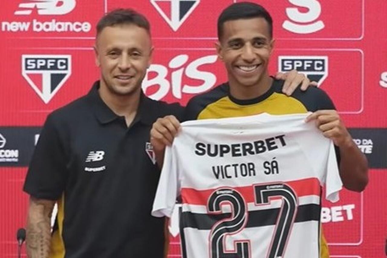 Victor Sá se emociona em apresentação no São Paulo Victor Sá se emociona em apresentação no São Paulo