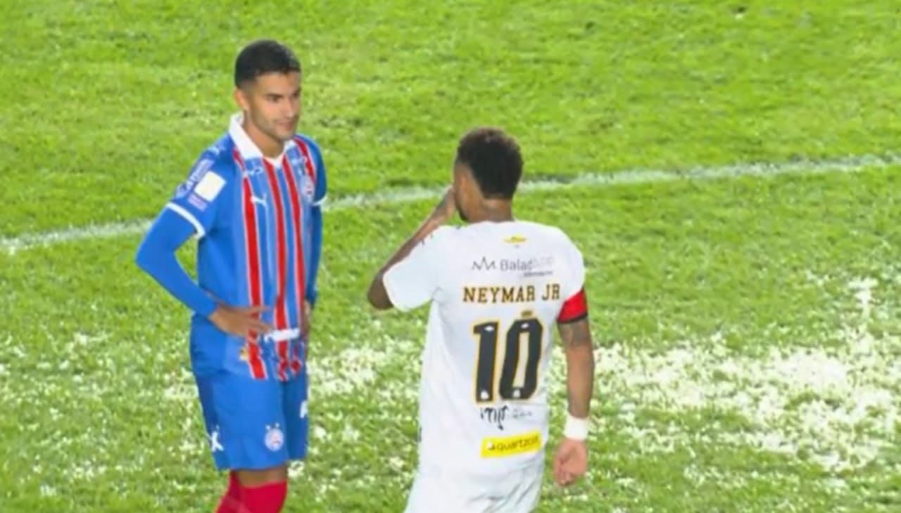 Neymar perde a cabeça e é expulso após denúncia ao VAR Neymar perde a cabeça e é expulso após denúncia ao VAR