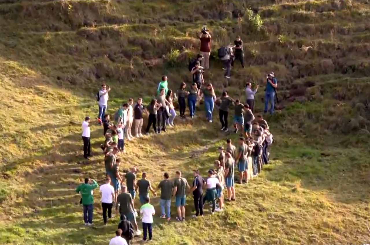 Dez anos depois, Chapecoense volta ao local da tragédia Dez anos depois, Chapecoense volta ao local da tragédia