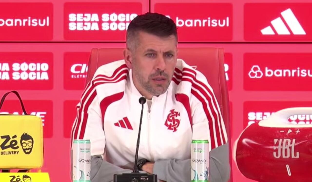 Pezzolano assume culpa por mais uma derrota do Internacional no Brasileirão Pezzolano assume culpa por mais uma derrota do Internacional no Brasileirão