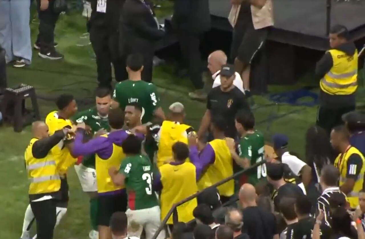 TJD-SP denuncia Abel Ferreira e Luighi por confusão em Palmeiras x Corinthians
