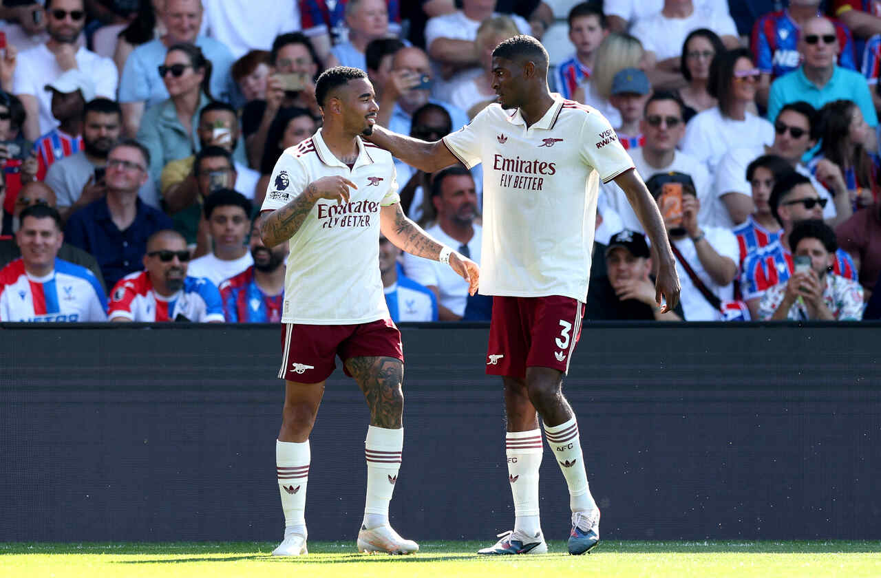 Jesus marca, e Arsenal bate o Crystal Palace no jogo da taça