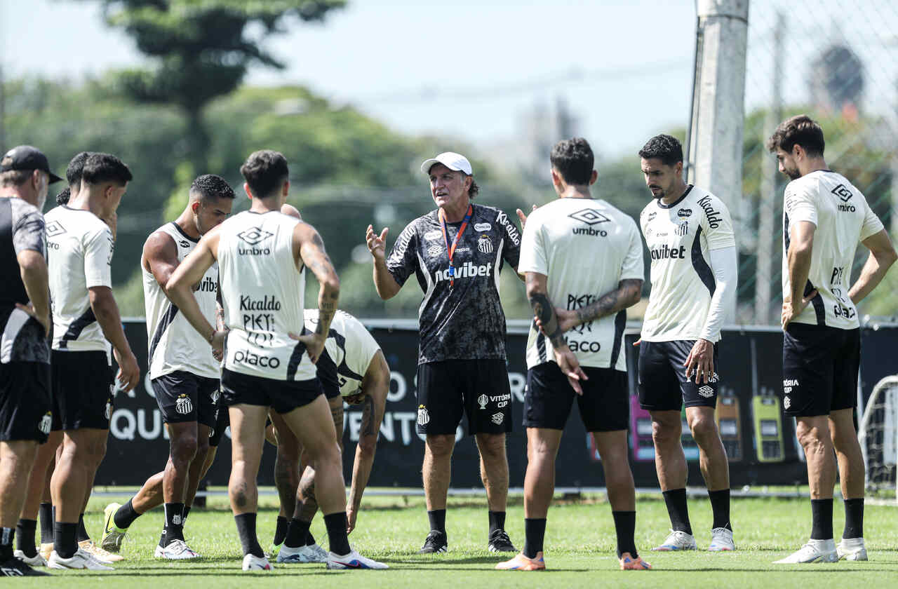 Santos paga um mês de direitos de imagem atrasados Santos paga um mês de direitos de imagem atrasados