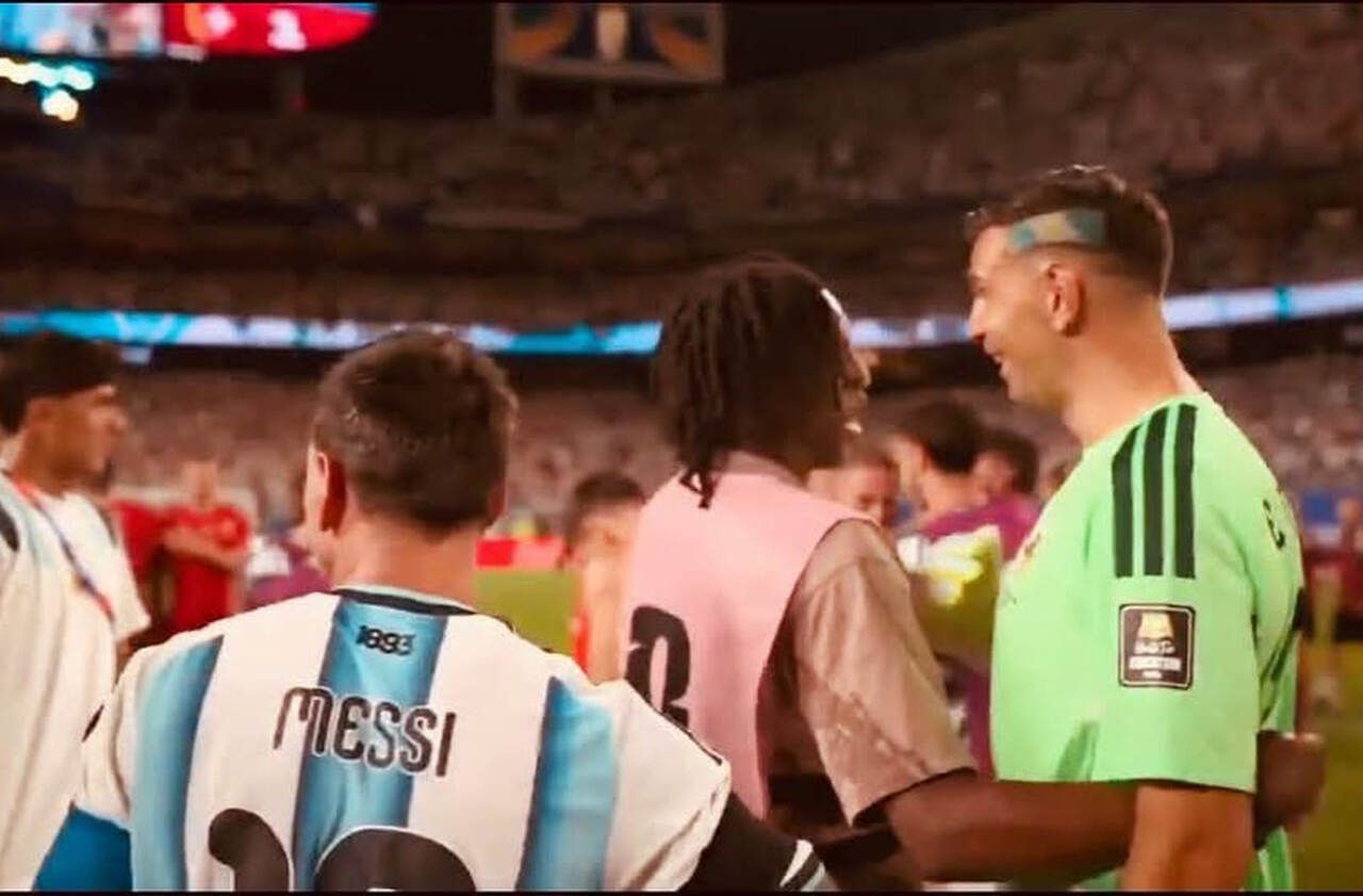 Flagra na conversa: Manzambi pode ser reforço do Aston Villa Flagra na conversa: Manzambi pode ser reforço do Aston Villa