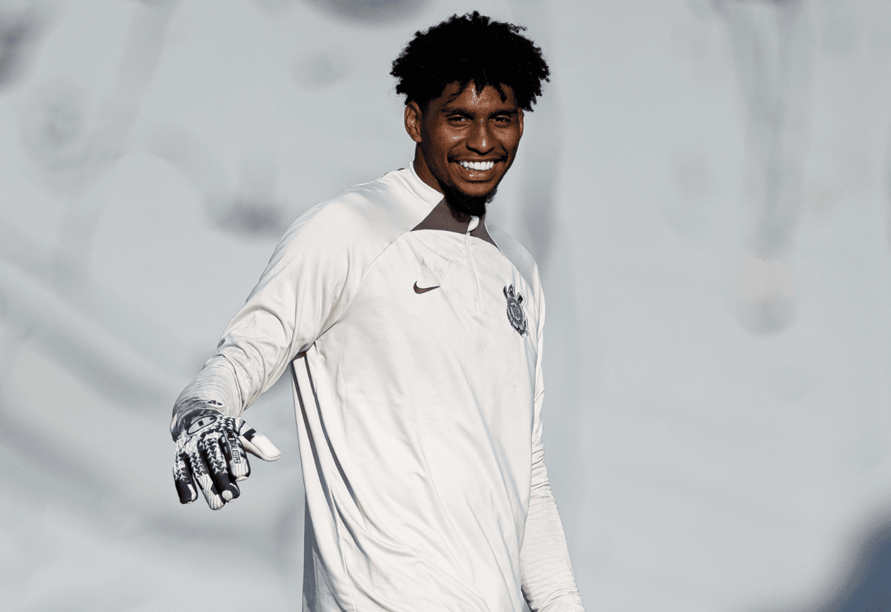 Hugo Souza chora ao falar sobre Corinthians e cita torcida como diferencial para o Flamengo. Foto: Rodrigo Coca/Agência Corinthians