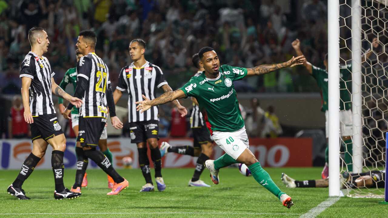 Imagem da noticia Palmeiras defende invencibilidade em clássicos e liderança diante do Santos