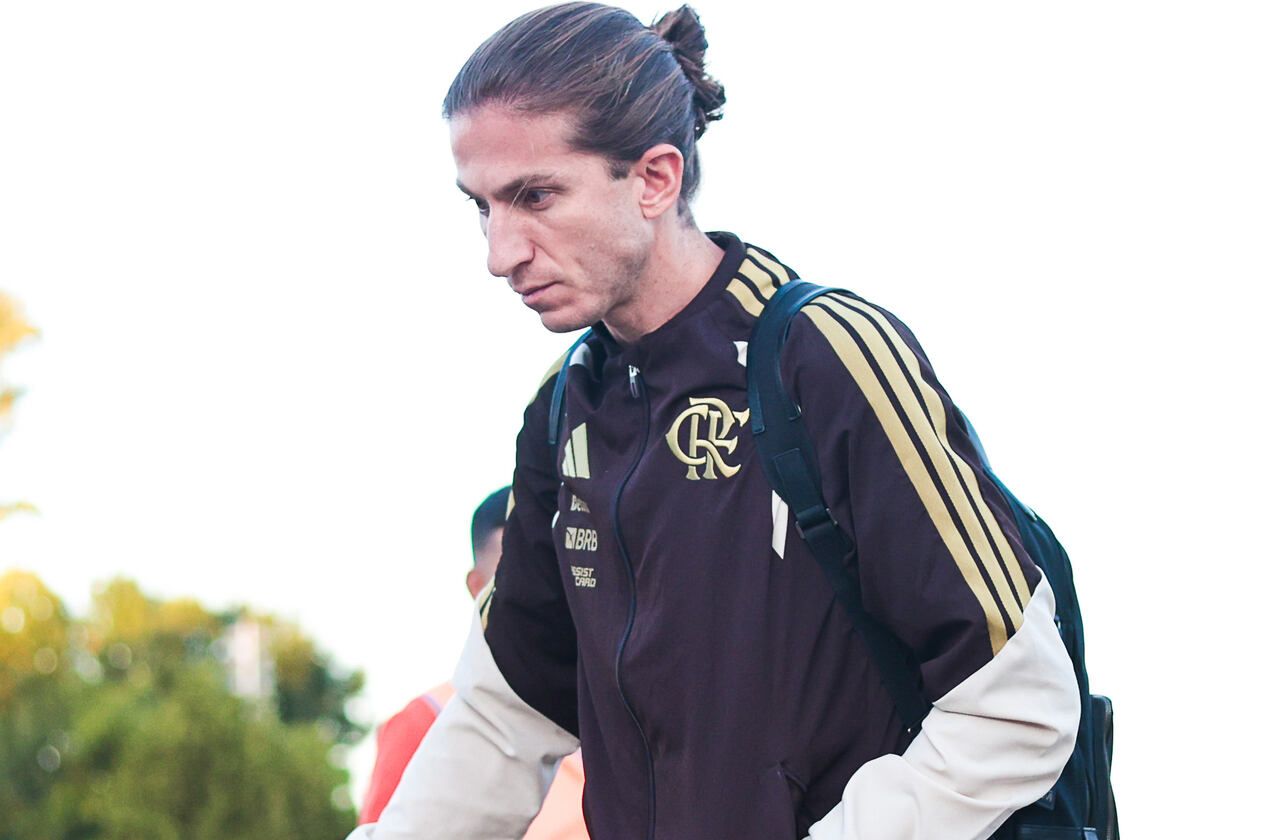 Jornalista aponta Filipe Luís como novo técnico do Monaco, da França