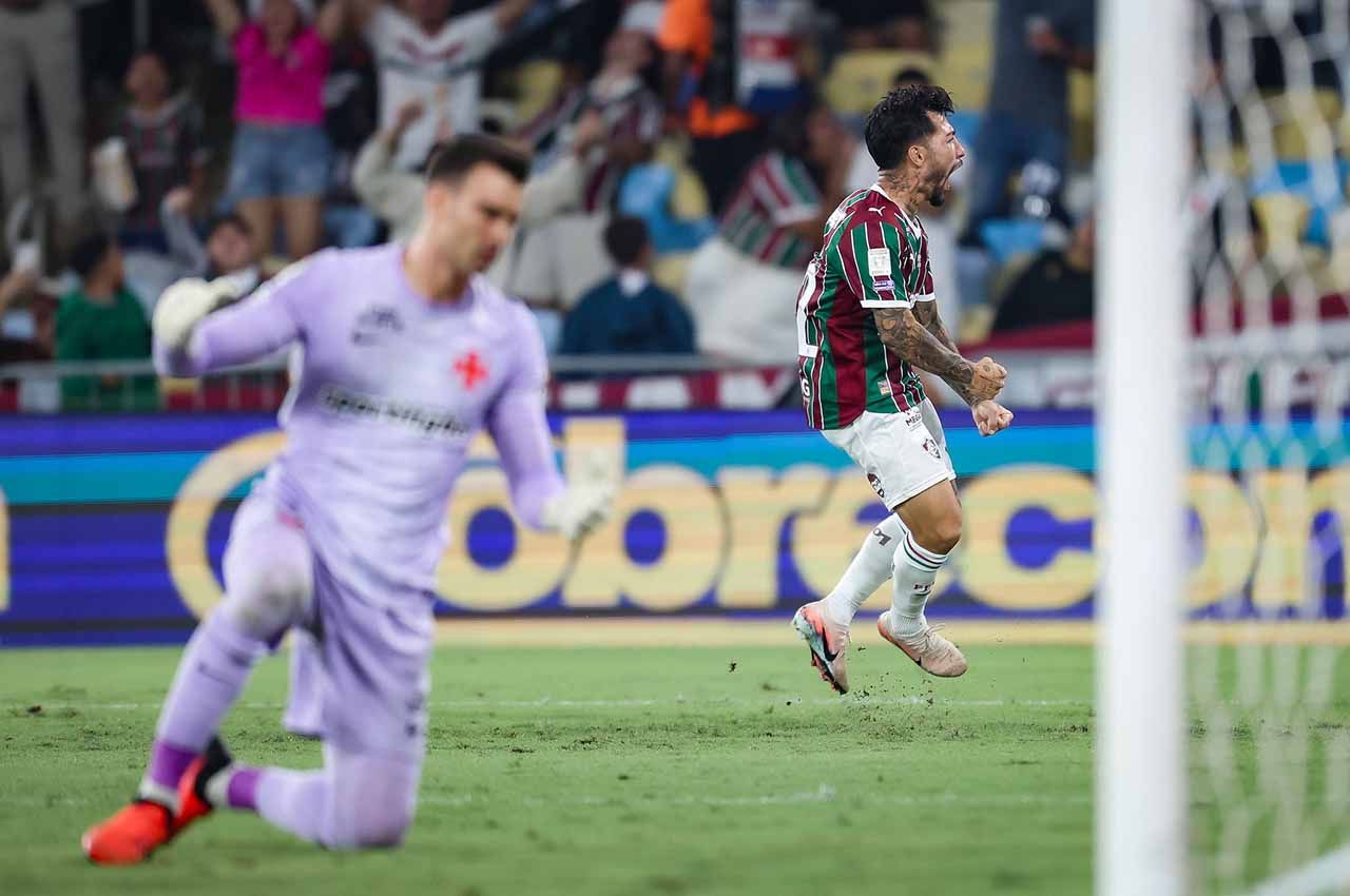 Fluminense vence Vasco com gol de Lucho Acosta