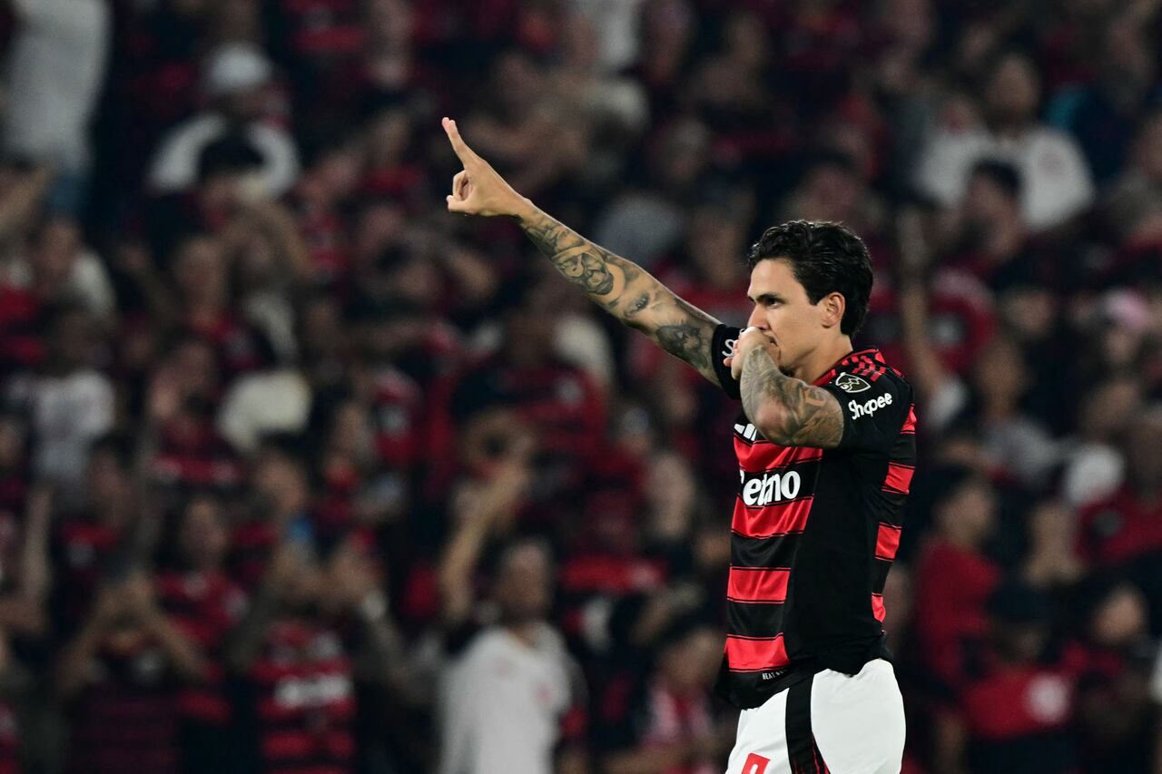 Pedro completa 300 jogos pelo Flamengo e comemora "noite perfeita"