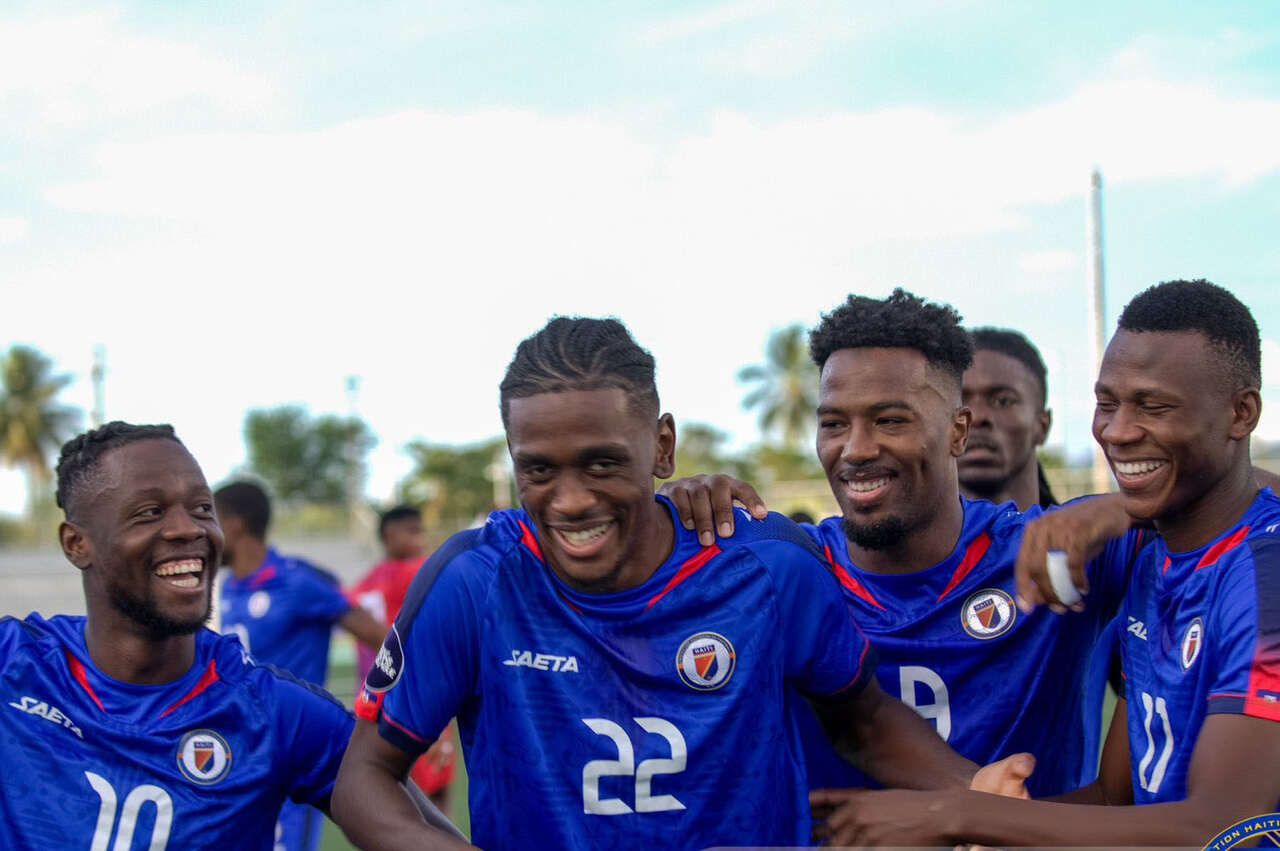 Fifa determina mudança na camisa do Haiti, adversário do Brasil Fifa determina mudança na camisa do Haiti, adversário do Brasil