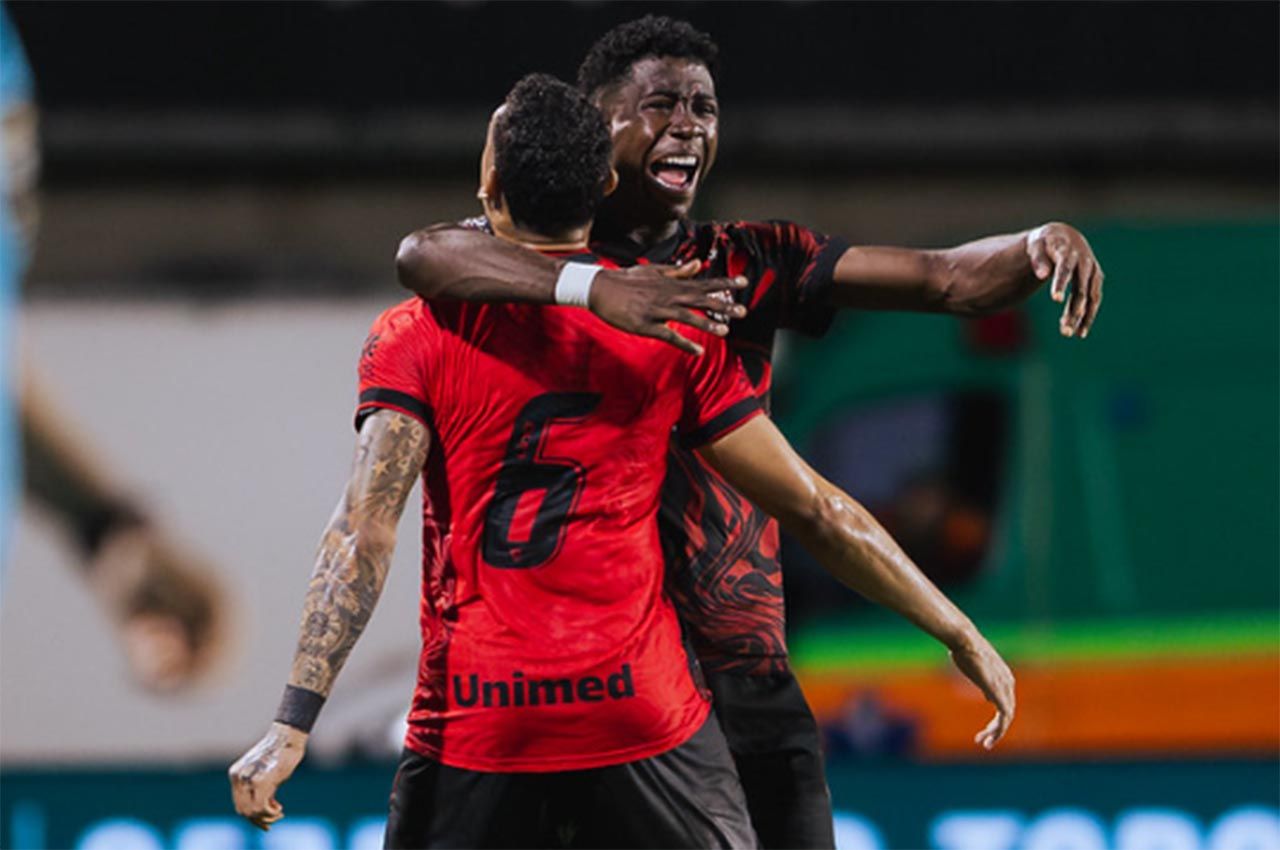 Atlético-GO supera Goiás na Serrinha em clássico da Série B Atlético-GO supera Goiás na Serrinha em clássico da Série B