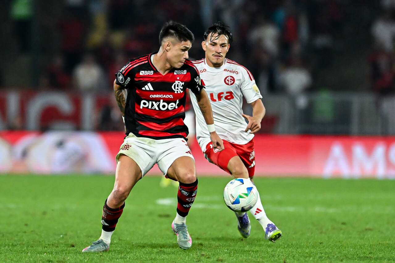 Flamengo projeta "força máxima" contra o Inter, pelo Brasileirão