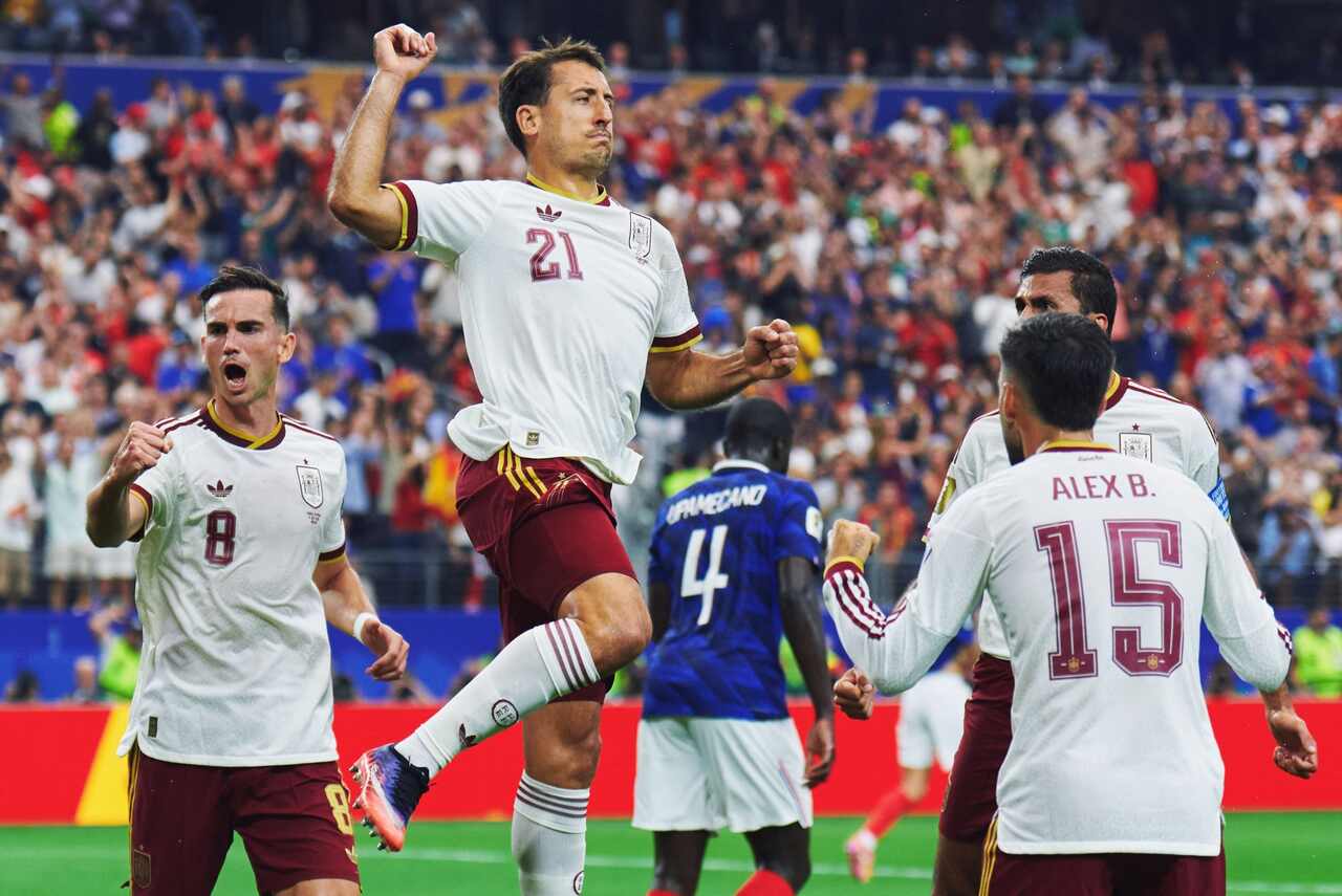 Espanha faz jogo perfeito, vence a França e está na final Espanha faz jogo perfeito, vence a França e está na final