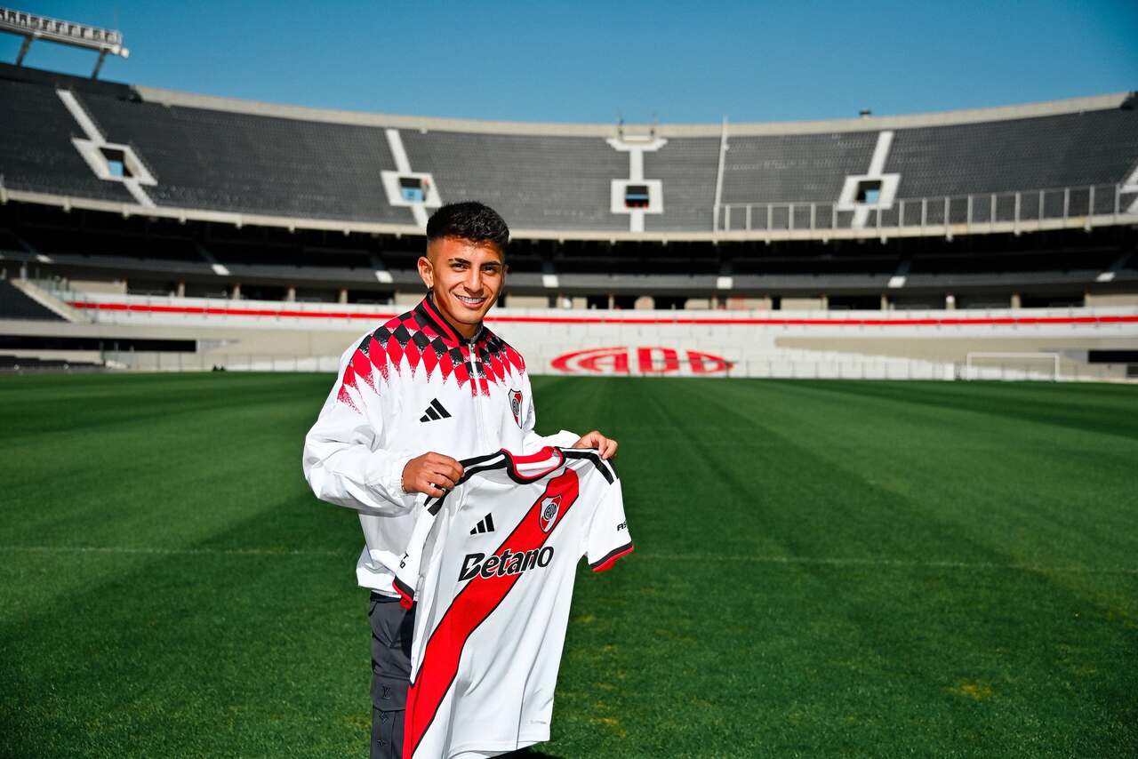 Almada explica o motivo pelo qual não quis o Flamengo