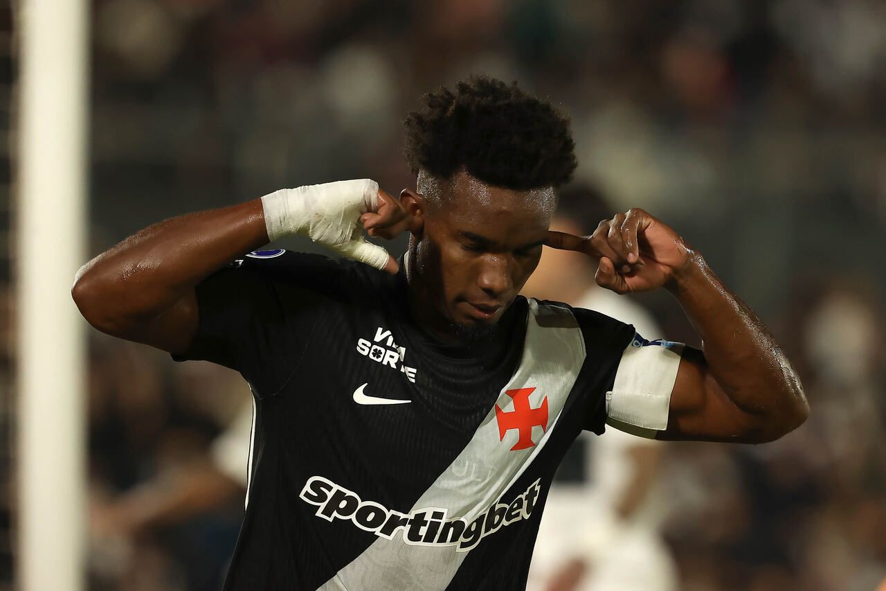 Vasco goleia o Olimpia e está nas quartas da Sul-Americana Vasco goleia o Olimpia e está nas quartas da Sul-Americana