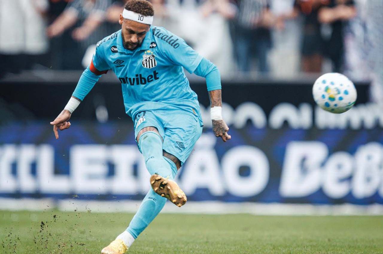 Neymar rebate polêmicas após ausência contra o Palmeiras Neymar rebate polêmicas após ausência contra o Palmeiras