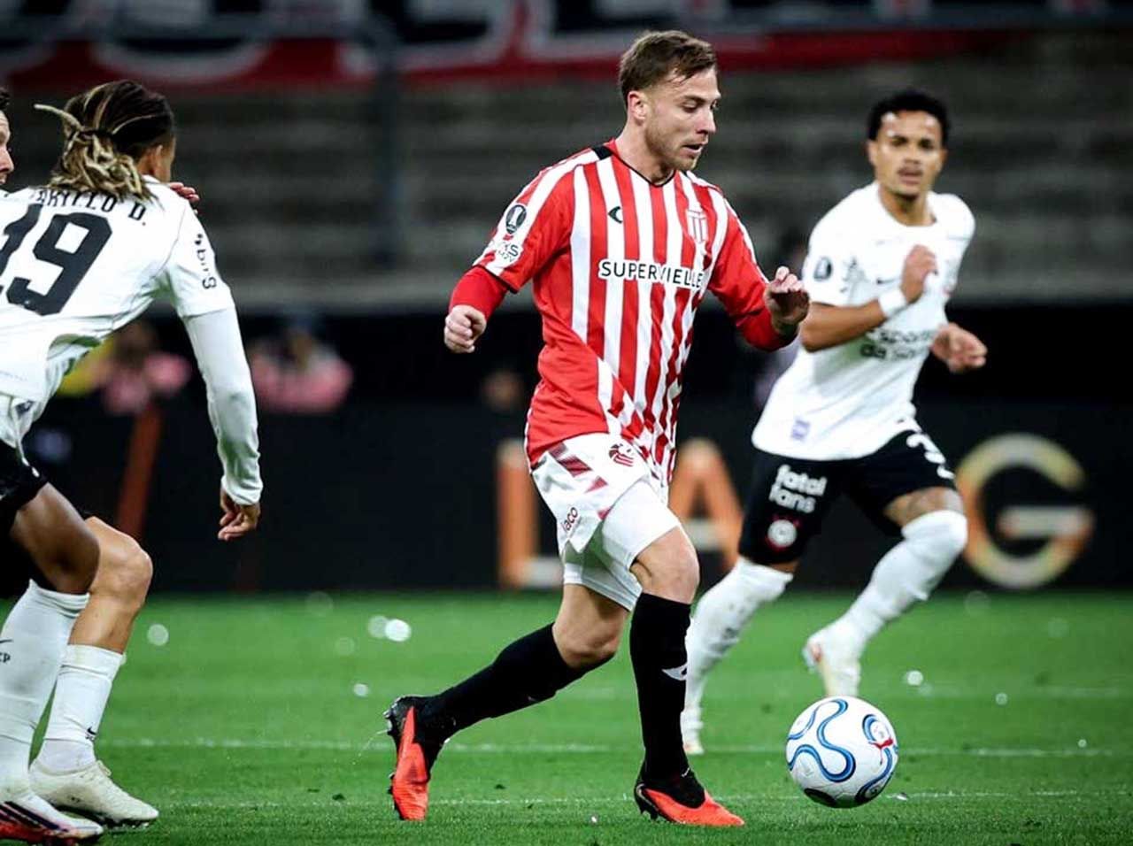 Memphis perde pênalti, e Corinthians cai da Libertadores Memphis perde pênalti, e Corinthians cai da Libertadores