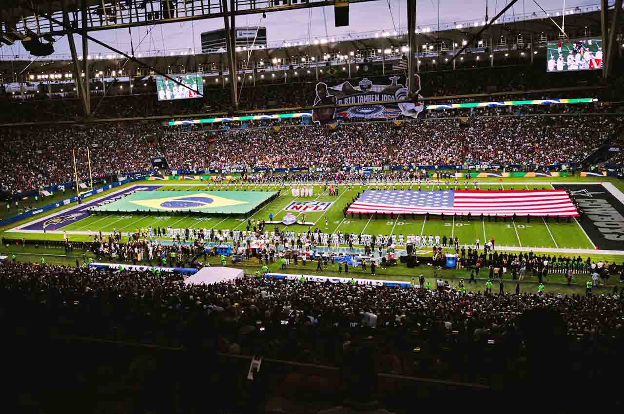 Jogo da NFL registra recorde de público no Maracanã