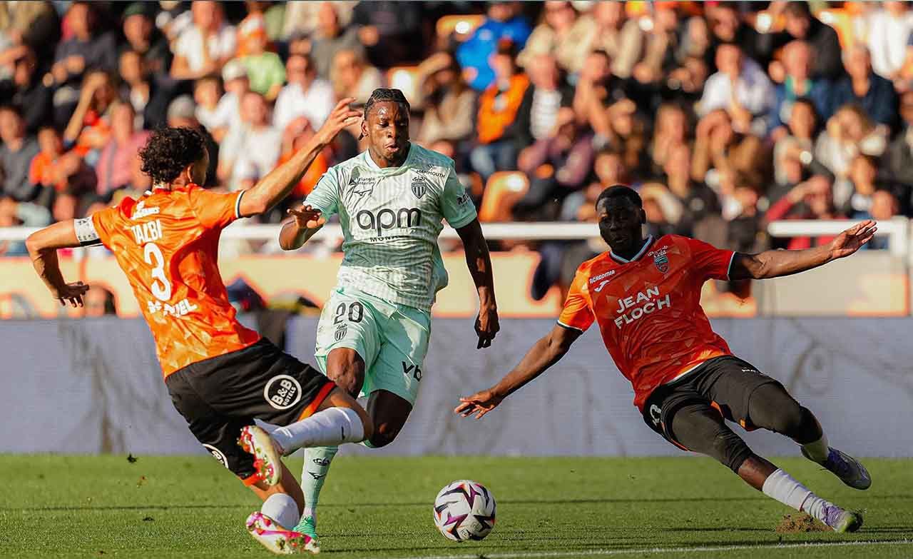 Filipe Luís perde a primeira no comando do Monaco 