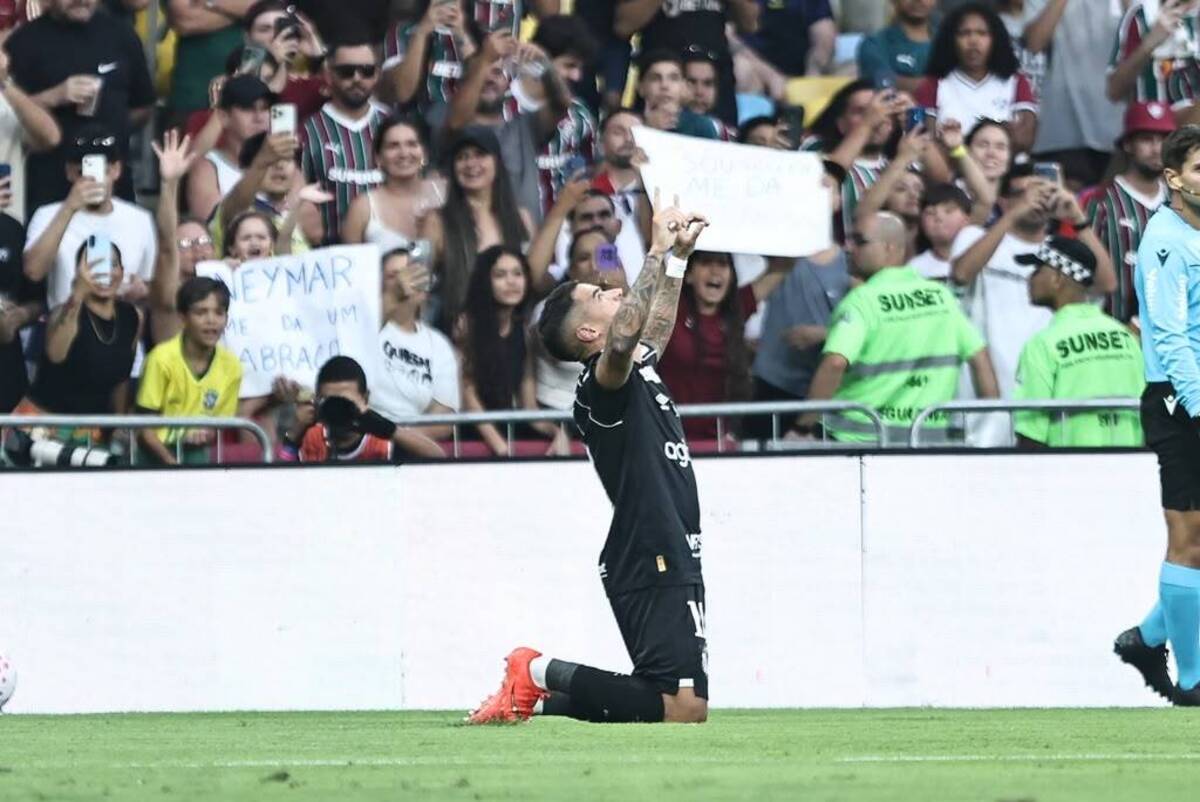 Coutinho anota primeiro gol pelo Santos: "Fizemos um grande jogo" Coutinho anota primeiro gol pelo Santos: "Fizemos um grande jogo"