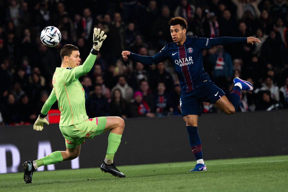 PSG vence Metz e retoma liderança da Ligue 1