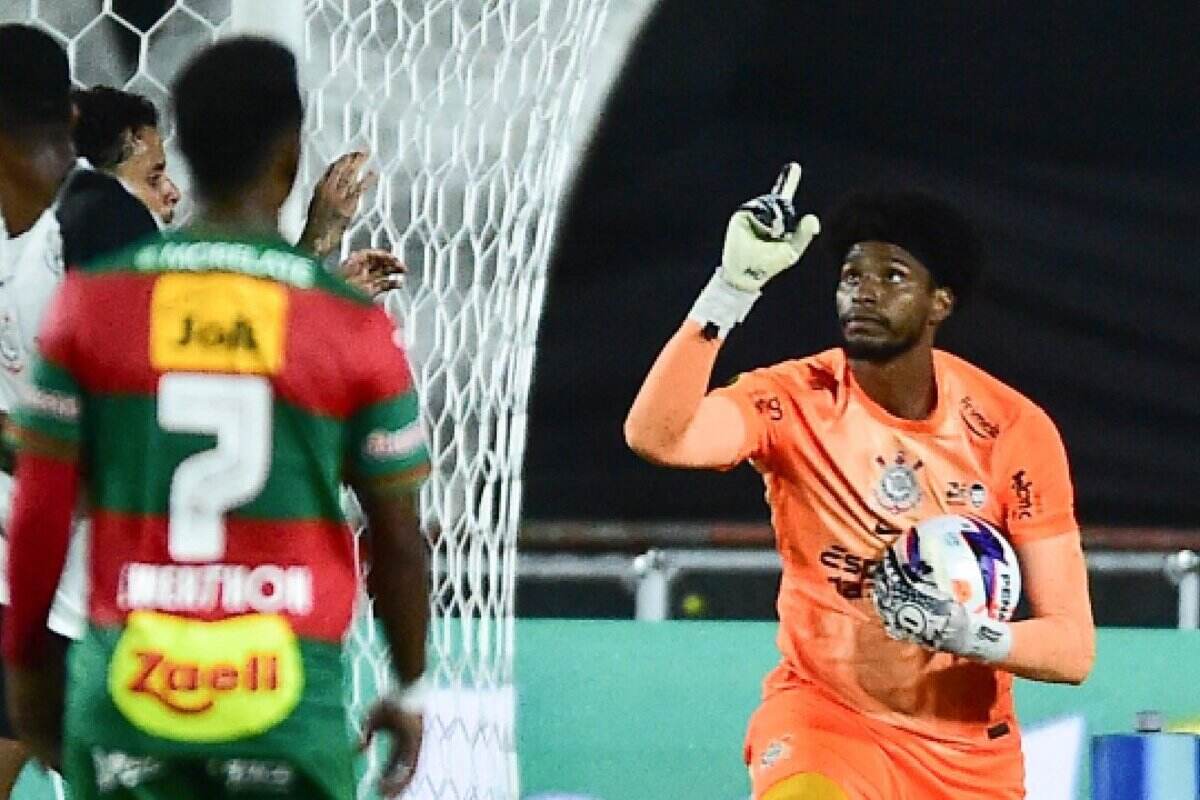 Imagem da noticia Hugo defende três pênaltis, Corinthians elimina Portuguesa e vai à semifinal Paulista