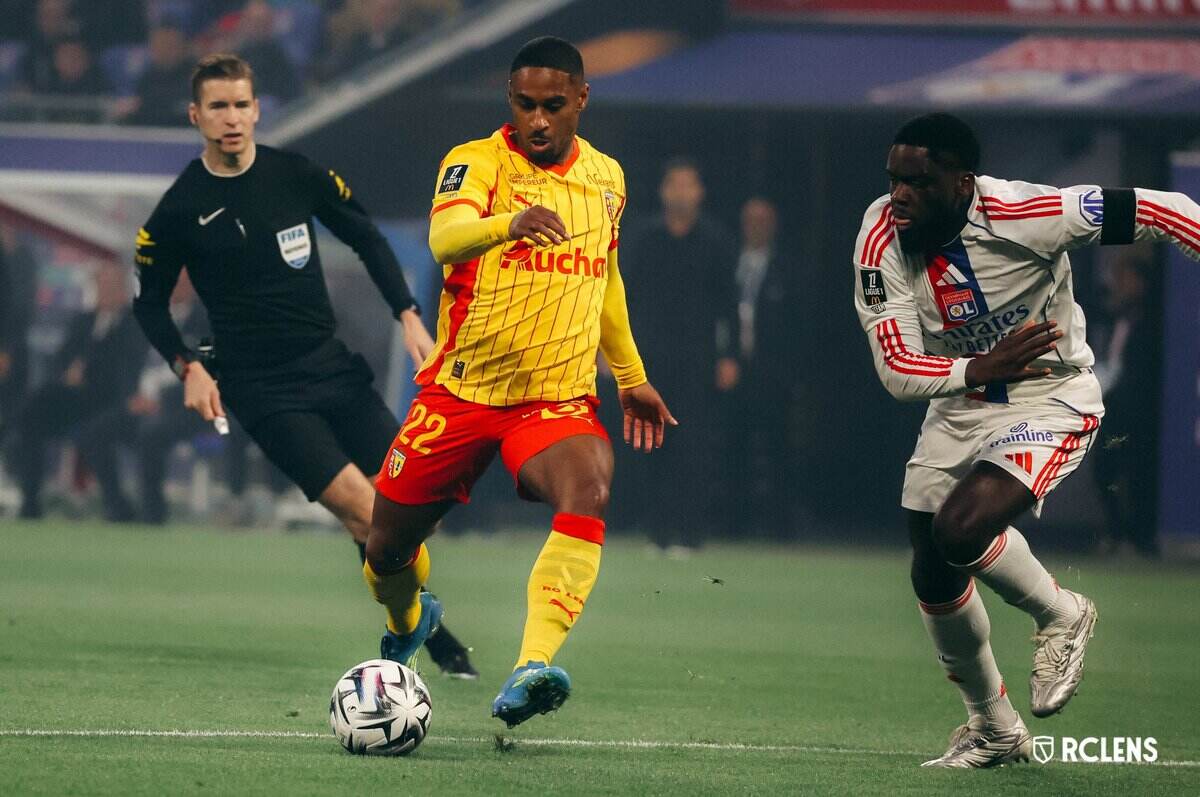 Na despedida de Endrick, Lyon leva goleada do Lens no Francês