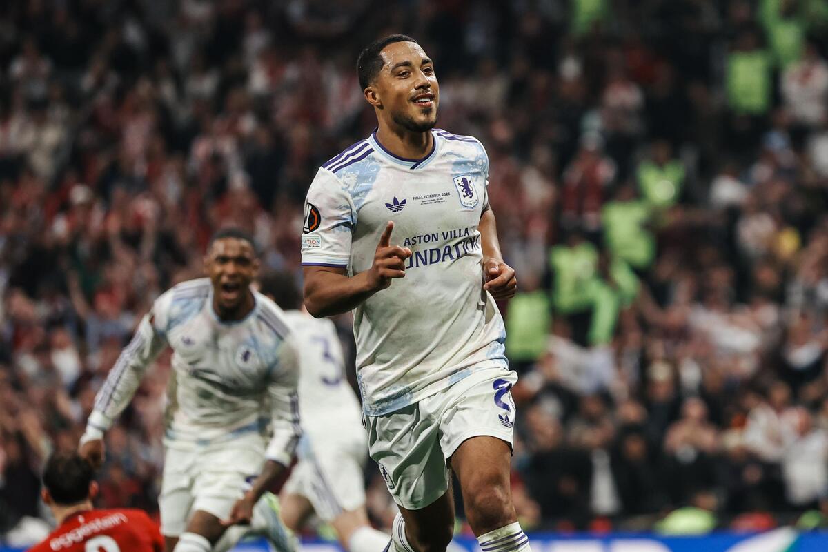 Imagem da noticia Aston Villa vence Freiburg e é campeão da Liga Europa