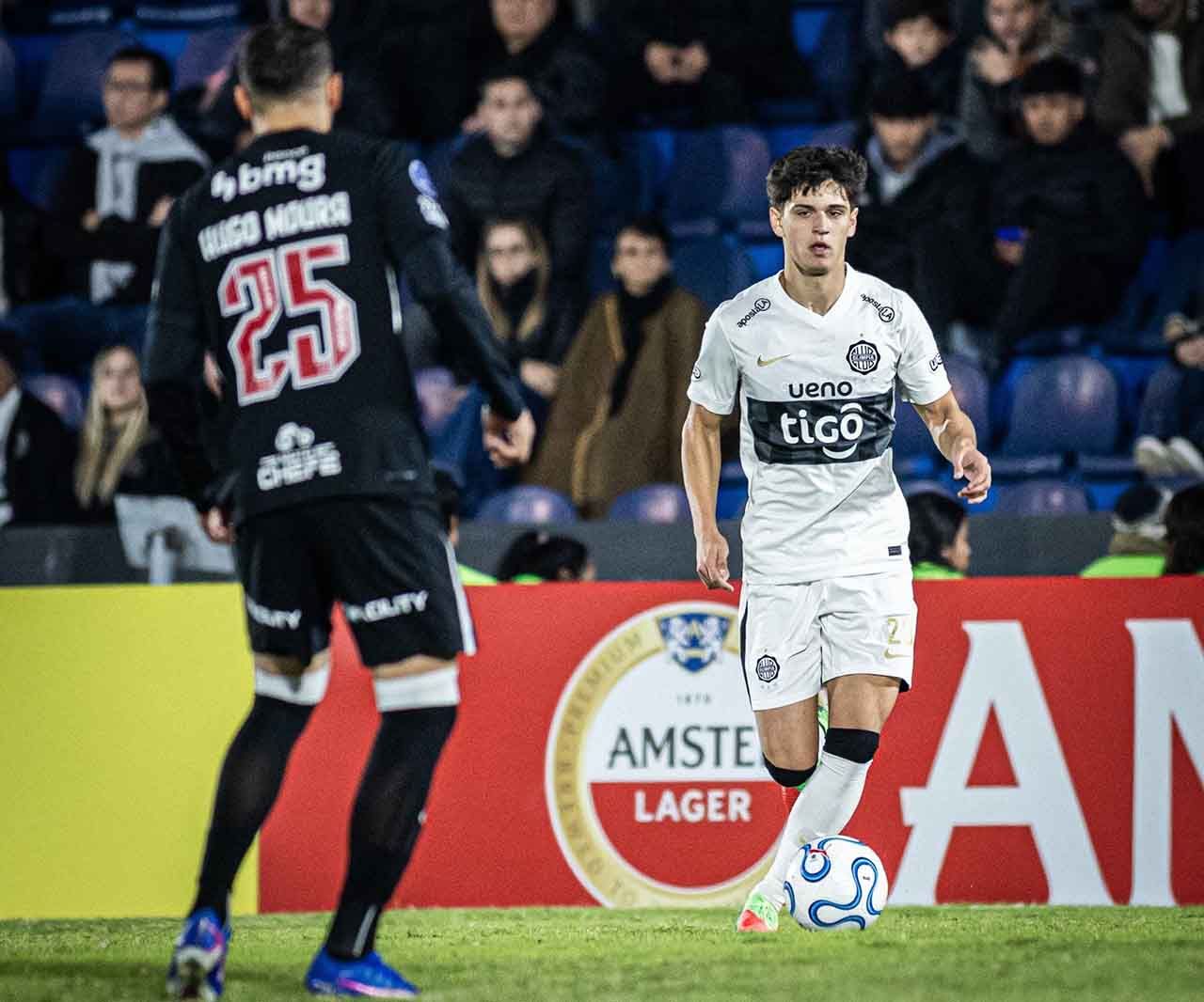 Imagem da noticia Vasco leva virada do Olimpia e se complica por vaga direta na Sul-Americana
