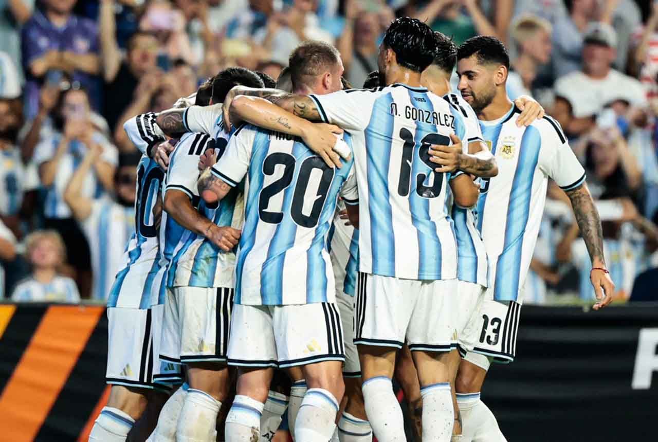 Com gol de Messi, Argentina vence Islândia antes da Copa Com gol de Messi, Argentina vence Islândia antes da Copa