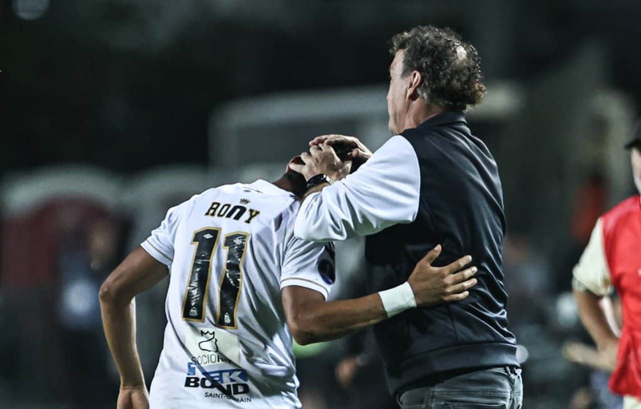 Cuca valoriza goleada do Santos e comenta situação de Neymar Cuca valoriza goleada do Santos e comenta situação de Neymar